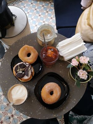 Vegan moccacino and vegan sugar cinnamon doughnut at COCO Donuts in Brussels