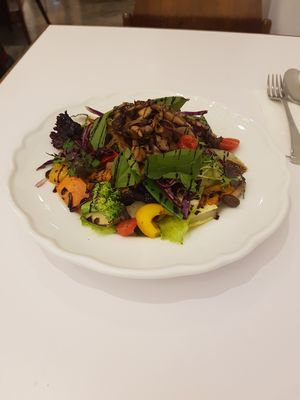 Mushrooms and grilled veg with balsamic salad at ZìRán Shú - Clean & Wild Eats in Tainan
