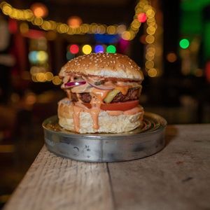 Cheeseburger at Oasi Burger in East London