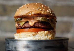 Cheeseburger at Oasi Burger in East London