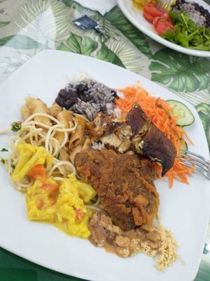 Buffet e a milanesa dos grelhadoss at Picanha's Grill in Porto Alegre