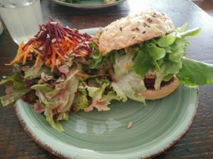 Erdnussburger at Littelhaso in Freiburg