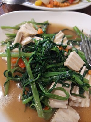 Morning glory with tofu at Aroy Dee in Chiang Mai
