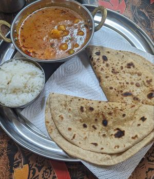 🍛 Vegetable Curry (1000¥) - Lunch Time Menu at Ahuja in Beppu