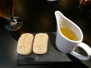 Vegan friendly bread and oil at 10 Fleet Street in Dublin