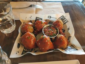 Alitas de coliflor recomendadísimas at Mad Mad Vegan - Chueca in Madrid