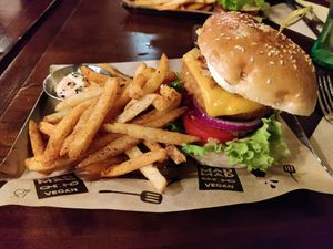 Rock'n chick'n with Cajun fries at Mad Mad Vegan - Chueca in Madrid