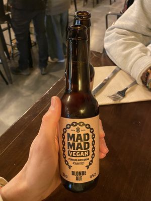 La bière végane  at Mad Mad Vegan - Chueca in Madrid
