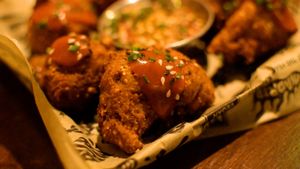 cauliflower "wings" at Mad Mad Vegan - Chueca in Madrid
