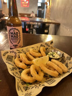 “Calamares” rebozados & Blonde Ale  at Mad Mad Vegan - Chueca in Madrid