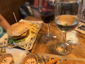 Rock’n Chick’n sandwich with regular fries  at Mad Mad Vegan - Chueca in Madrid