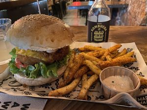 Rock’n chick’n and Cajun fries  at Mad Mad Vegan - Chueca in Madrid