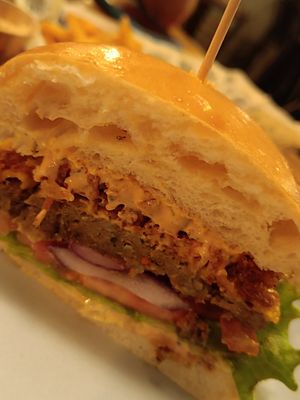 Hamburguesa at Mad Mad Vegan - Chueca in Madrid