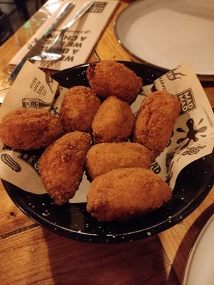 Nuevas croquetas estilo pollo, deliciosas!!!!!! at Mad Mad Vegan - Chueca in Madrid