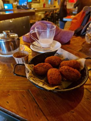 Nicht Hähnchen kroketten at Mad Mad Vegan - Chueca in Madrid