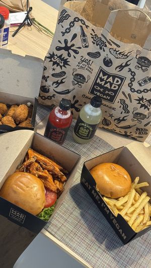 2 hamburguesas + nuggets  at Mad Mad Vegan - Chueca in Madrid