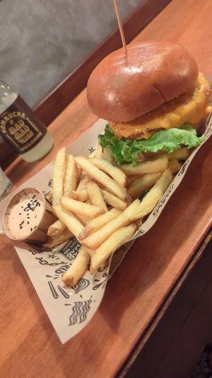 Signature vegan burger at Mad Mad Vegan - Chueca in Madrid