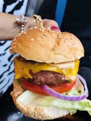 La famosa BEYOND 🍔 at Mad Mad Vegan - Chueca in Madrid
