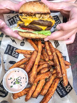 Double Cheese Burger at Mad Mad Vegan - Chueca in Madrid