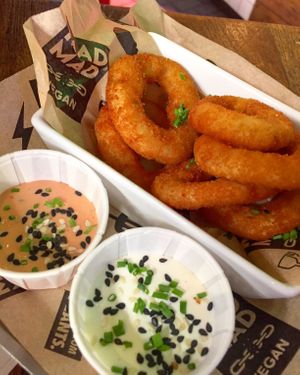 Aros de cebolla  at Mad Mad Vegan - Chueca in Madrid