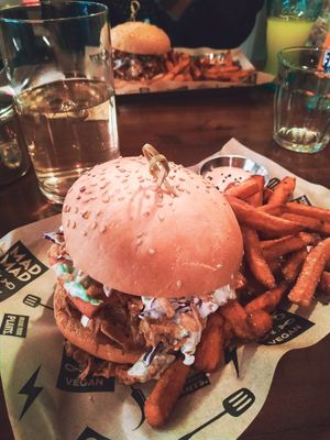Pulled Jackfruit Burguer! at Mad Mad Vegan - Chueca in Madrid