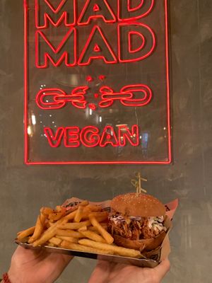 We eat 2 at Mad Mad Vegan - Chueca in Madrid