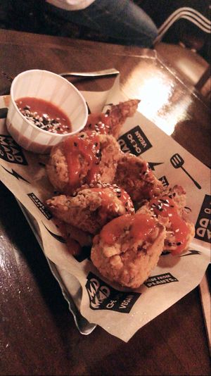 Homemade buffalo coli wings at Mad Mad Vegan - Chueca in Madrid