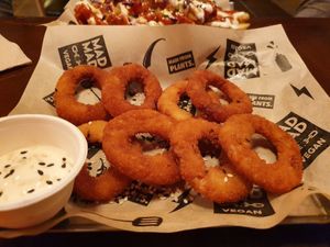 Onion rings at Mad Mad Vegan - Chueca in Madrid