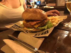 Chick’n burger at Mad Mad Vegan - Chueca in Madrid