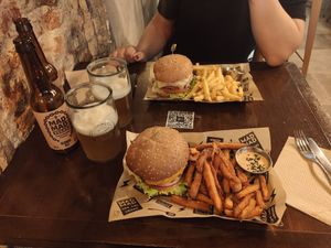 Burgers at Mad Mad Vegan - Chueca in Madrid