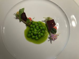 Kohlrabi with peas and tomato at Cookies Cream in Berlin