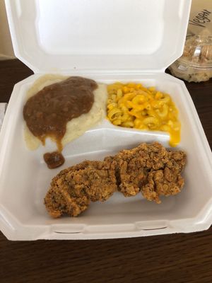 Sat vegan special- fried “chicken" at Jordan's Girls Gourmet Dawgs in Columbus