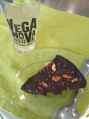 BROWNIE (Gluten free)

and a glass of our Fresh Lemon&Ginger NOTalchoolic drink.. at Ecoconscient in Vilanova I La Geltru