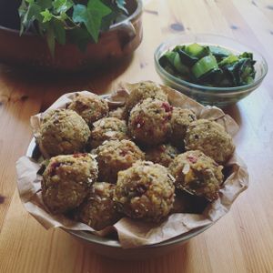 Vegan organic falafels with beetroot 😍🧡 cooked in oven! at Ecoconscient in Vilanova I La Geltru