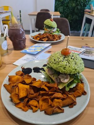 Excellent vegan food and drinks at Bali Food & Drinks in Leiria