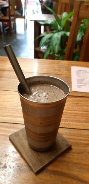 Cacao Soul Warmer Smoothie at The Art Warehouse in San Juan Del Sur