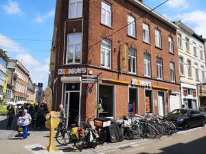 Outside at Chee Kofte & Wraps in Leuven