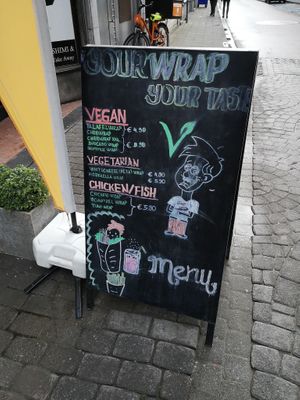 Vegan add outside at Chee Kofte & Wraps in Leuven