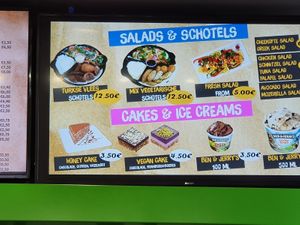 also vegan cake  at Chee Kofte & Wraps in Leuven