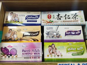 Drinks at Nutrimax Organic in Central Singapore