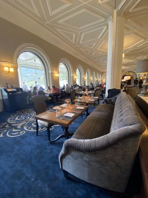 Indoor seating  at Lakeview Lounge in Lake Louise