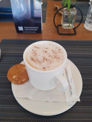 Coffee at Lakeview Lounge in Lake Louise