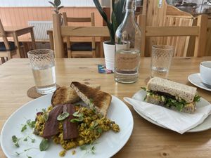 Scrambled tofu on toast with mushrooms and ‘bacon’ and a sandwich at The Sly Fox in Edinburgh