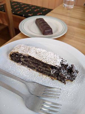 Poppy seed strudel and Bounty bar at The Sly Fox in Edinburgh