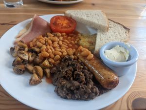 Breakfast at The Sly Fox in Edinburgh