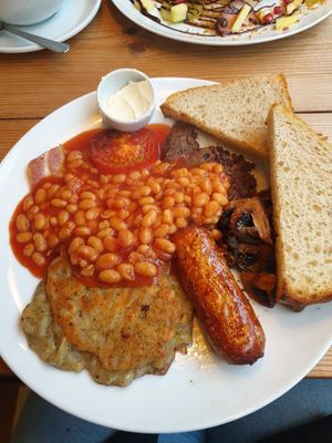Breakfast at The Sly Fox in Edinburgh