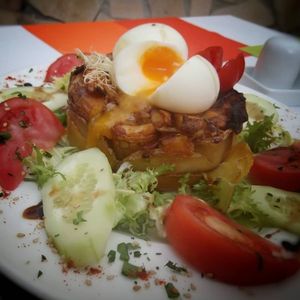 Huevos poché con morcilla vegetal at Spiral in Nerja