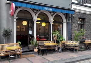 Galerie Café Küppers at Café Tinki in Neuss