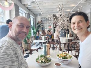 Super lecker mit veganen Optionen. at Mandy's in Montreal