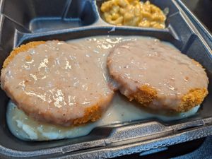 Country Chiken Fried Dinner with Mac & Cheese at ITSO Vegan in Grand Prairie